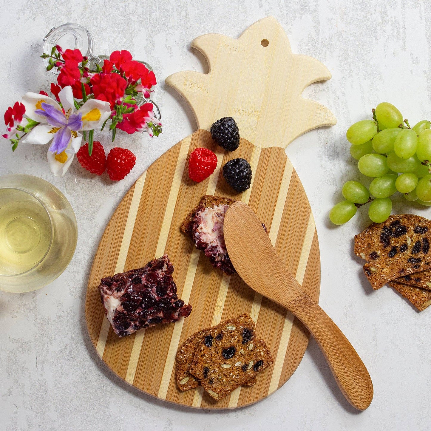 Pineapple Shaped Charcuterie Board & Cheese Spreader Set